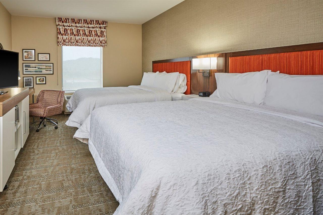 Hampton Inn & Suites Roseburg Buitenkant foto