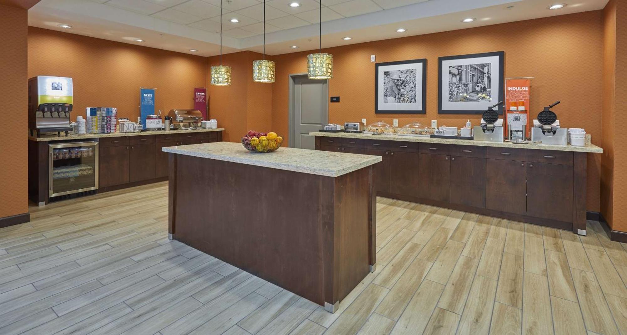 Hampton Inn & Suites Roseburg Buitenkant foto