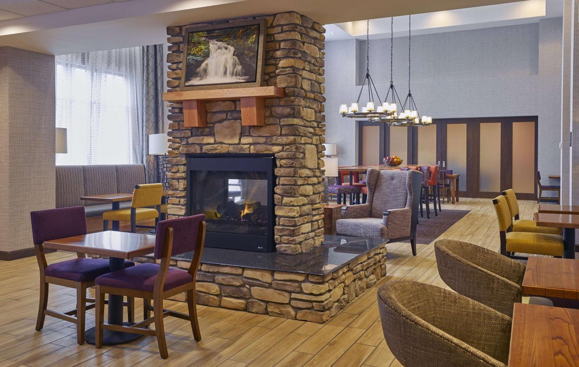 Hampton Inn & Suites Roseburg Buitenkant foto