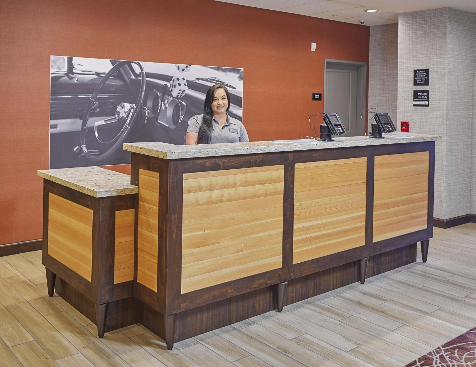 Hampton Inn & Suites Roseburg Buitenkant foto