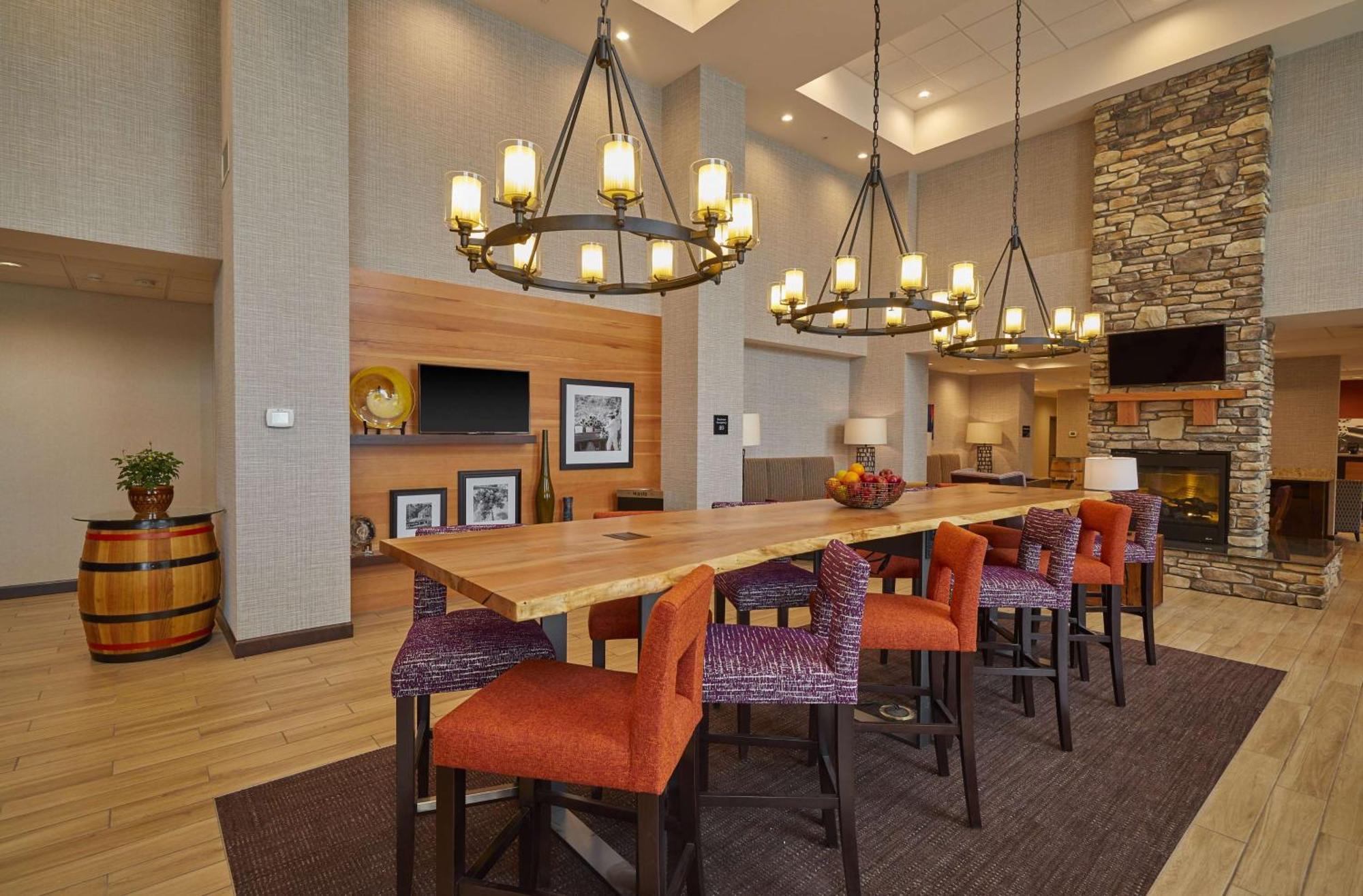 Hampton Inn & Suites Roseburg Buitenkant foto